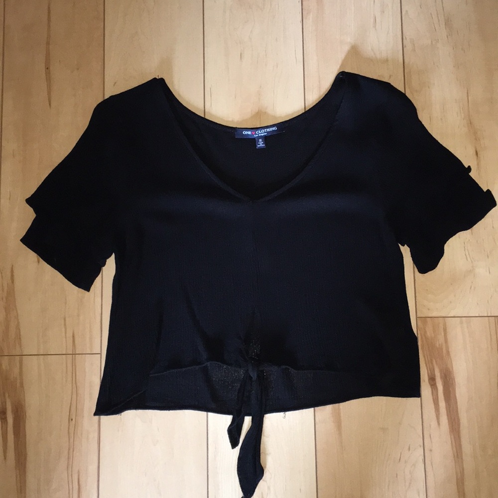 🖤 Black Tie Crop Top 🖤